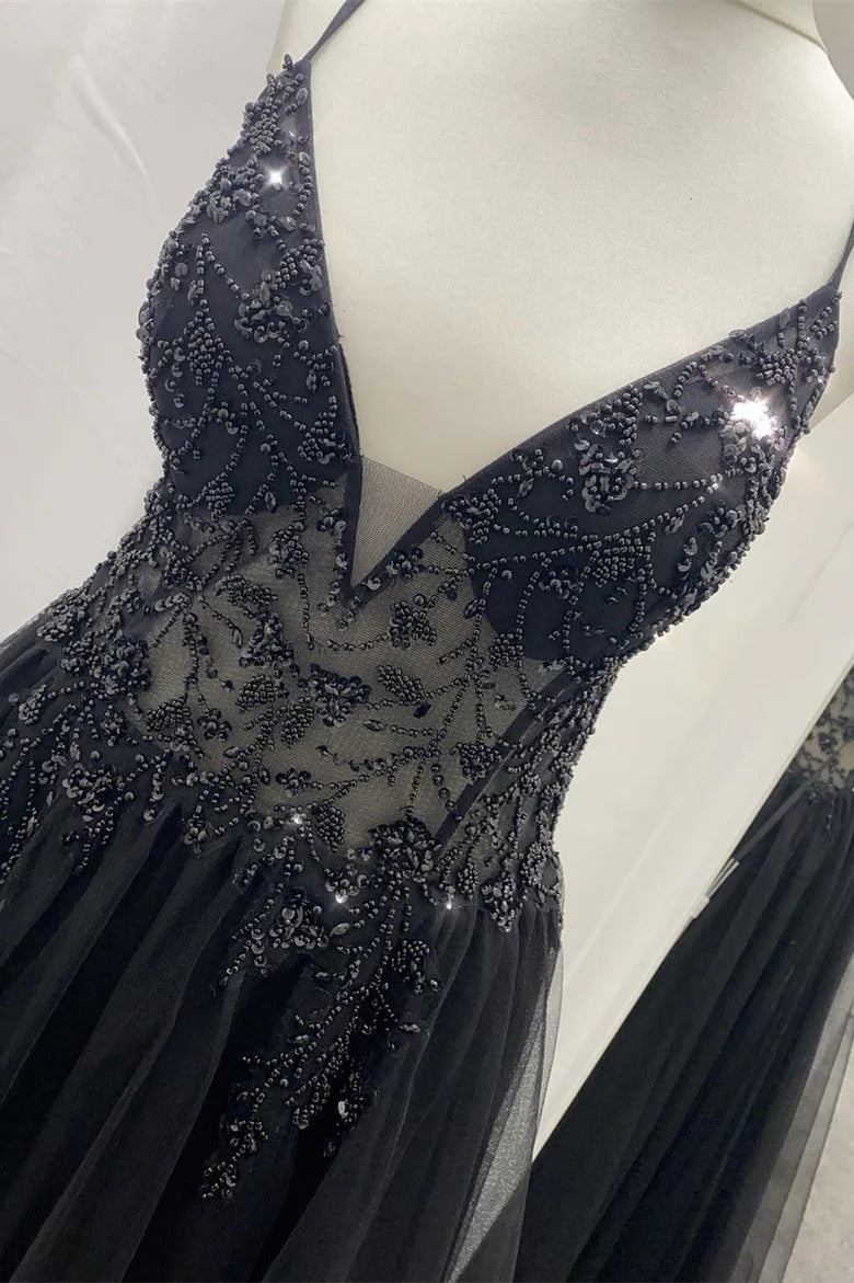 Vestido de fiesta con escote en V y cuentas de tul